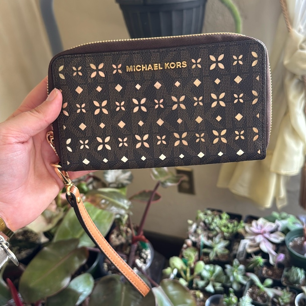 Michael Kors wristlet